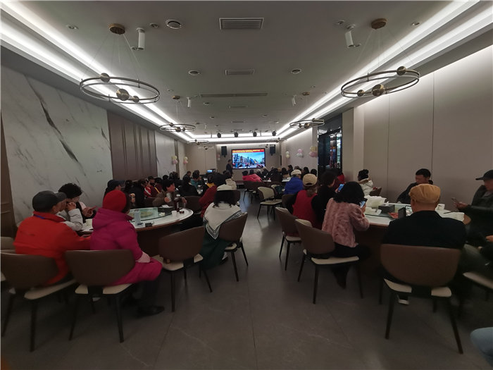 綿陽(yáng)中旅假日旅行社舉行年會(huì)推薦線(xiàn)路發(fā)布會(huì)